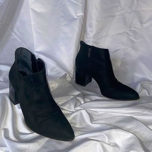 Black suede Vince Camuto ankle boots in size 9.5, w/ cut out at ankle
